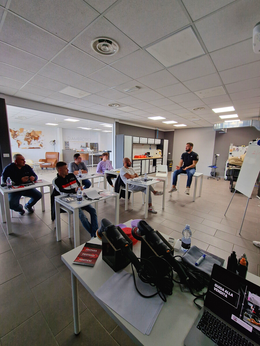 Lezione in aula presso D'Ambrosio Academy